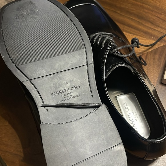 Kenneth Cole New York dress shoes size 13.